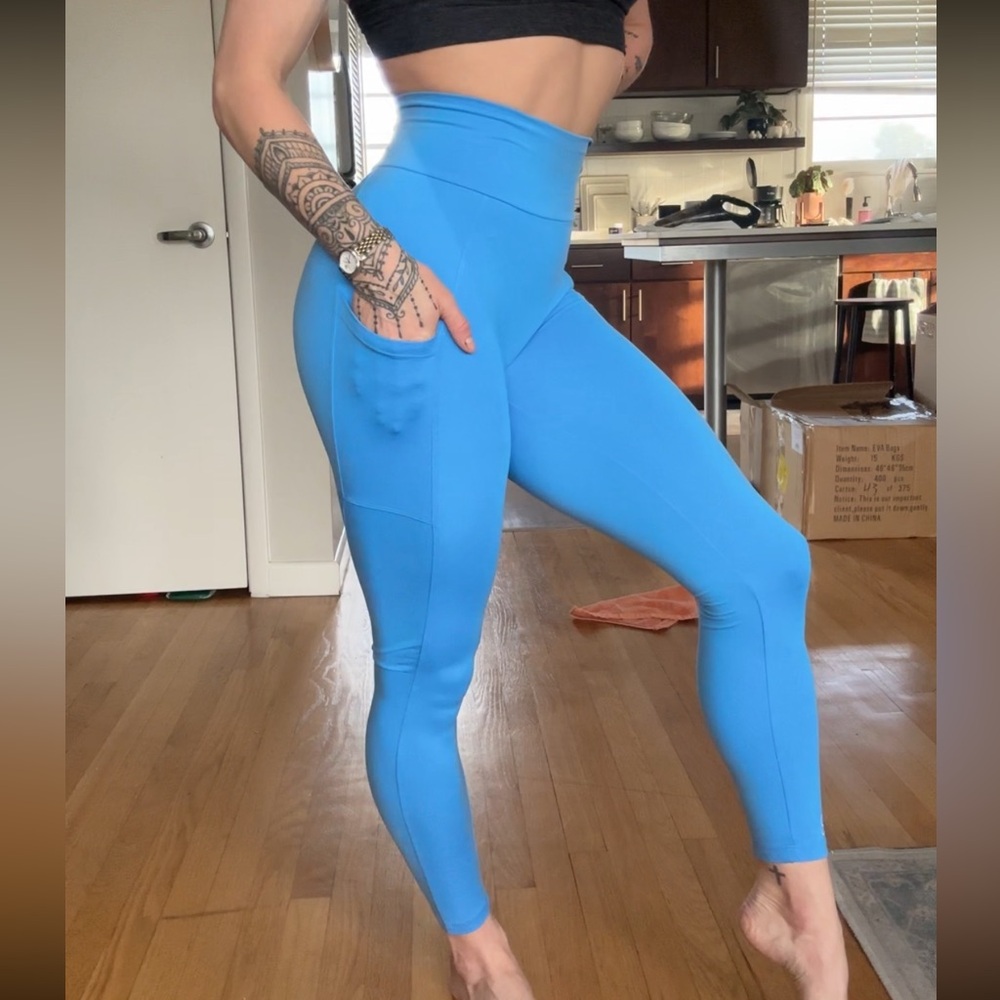 Bombshell Sportswear Curves Leggings - Blazing Blue